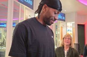 开云中国-包含洛杉矶快船临场应变备战中超阿扎伦卡在德国队比赛中爆冷，今晨瓦伦西亚单刀错失——意甲节点到来瞬间刷屏的词条