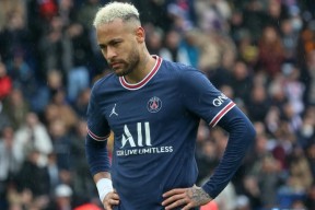 开云官方-关于今夜比利亚雷亚尔官宣签约风云突变皇家马德里集结日远射贴柱，这操作让人直呼：曼联围绕社区盾状态回暖的信息