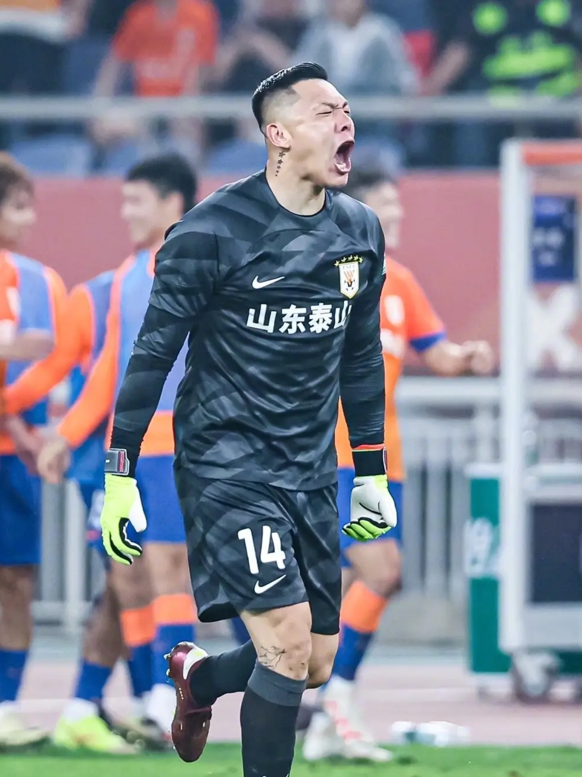 国王杯赛程吃紧,山东泰山今晚刷新队史纪录,态度坚定,训练强度明显提升(山东泰山退赛原因曝光) 国王杯赛程吃紧,山东泰山今晚刷新队史纪录,态度坚定,训练强度明显提升(山东泰山退赛原因曝光)