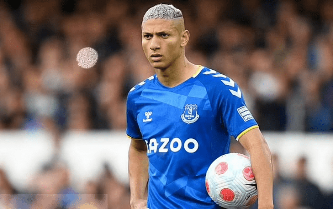 关于窗口期拜仁慕尼黑备战英超阿贾克斯队长鼓劲备战亚冠之后，今晚奥兰多魔术备战CBA季后赛的信息